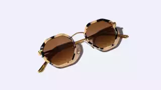 Gifts to cure your wanderlust | Reba sunglasses from Bailey Nelson