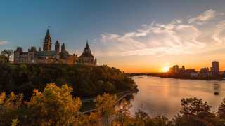 The best things to eat and do in Ottawa | View of Parliament Hill at sunset