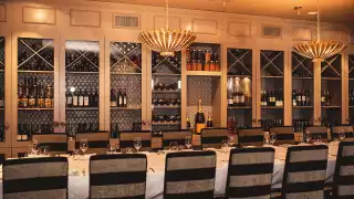 The best things to eat and do in Ottawa | Dining room at Restaurant e18hteen