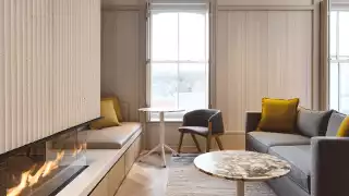The Royal Hotel in Picton | Fireplace in suite