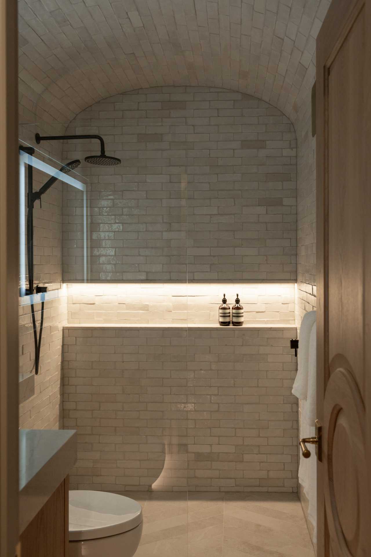 Shower in a guest room at The Kat Florence Hotel