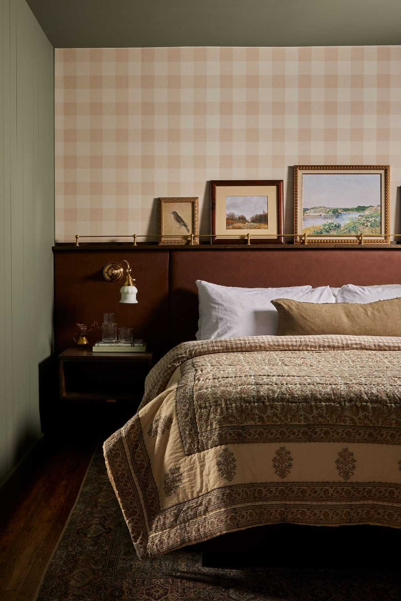 Grey County | A double bed inside one of the suites at June Motel Beaver Valley