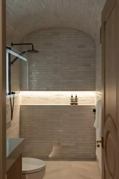 Shower in a guest room at The Kat Florence Hotel