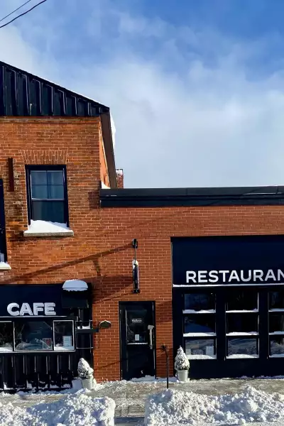 Grey County | The exterior of Marilynne Restaurant in Markdale
