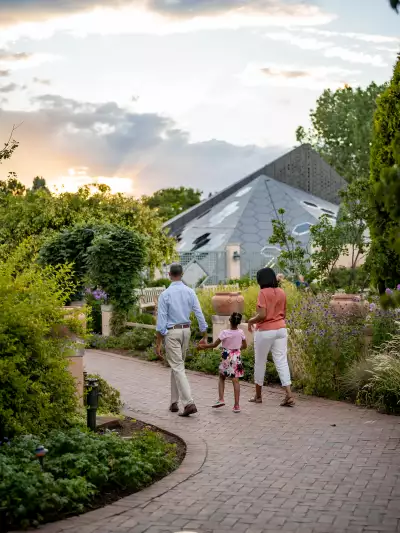Denver, Colorado | A family walks through the Denver Botanic Gardens