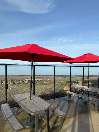 Campbell River | The patio at Mattone Italian Kitchen