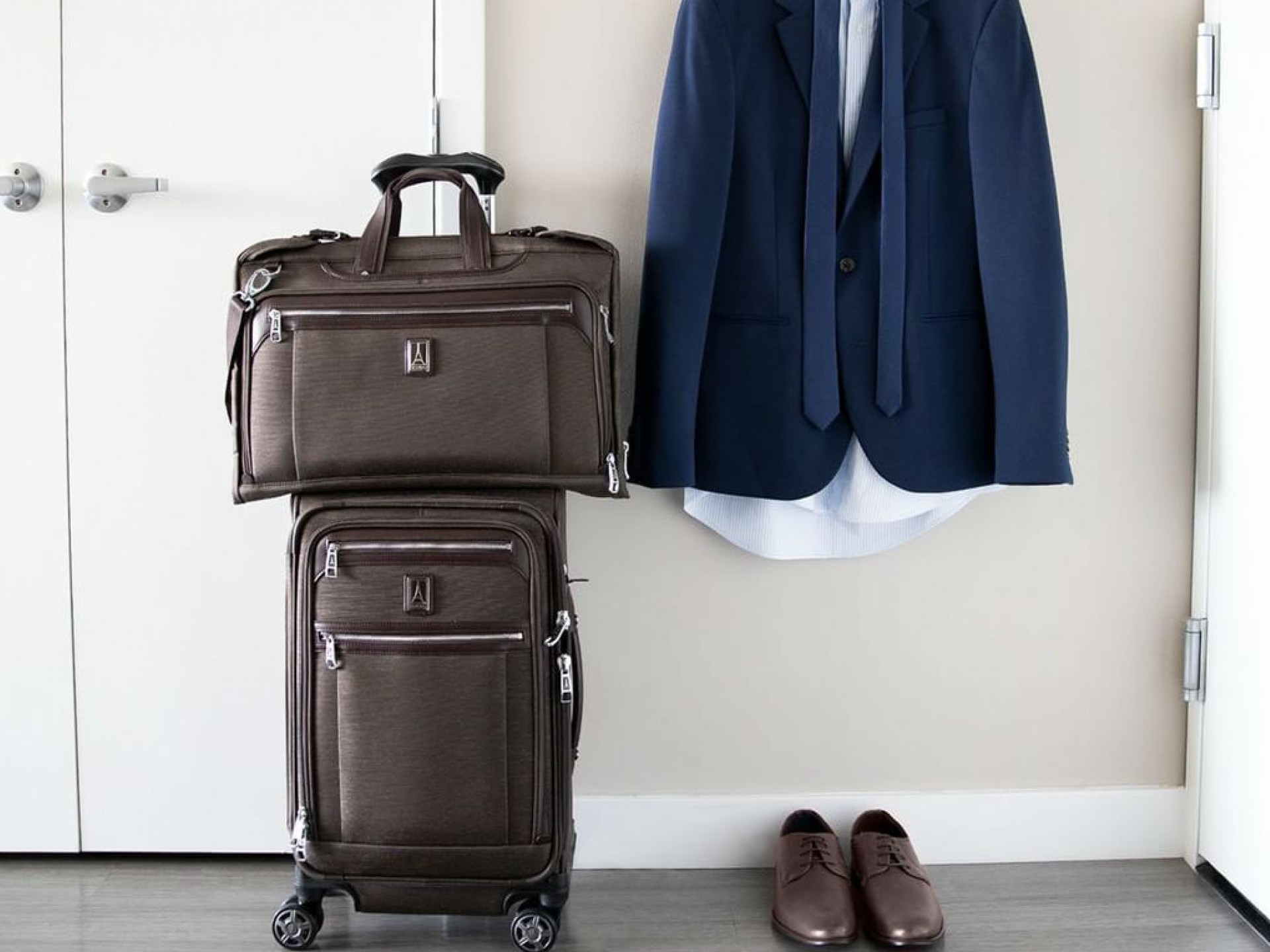 Pack This TravelPro Platinum Elite TriFold CarryOn Escapism TO