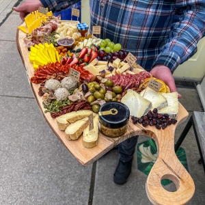 Niagara-on-the-Lake picnics | A cheese board from Cheese Secrets