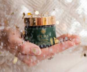 Travel gifts | Pura Botanicals Winter's Eve Hand Cream