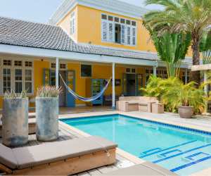 Hotel 't Klooster Curaçao hotel review