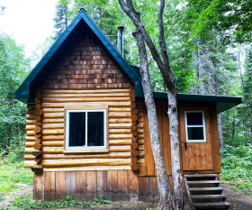 Ontario's coolest cabins to rent | The Singin' Ranger's Cabin in Whitney, Ontario