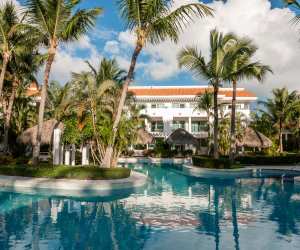 Zel Punta Cana resort swim-up master suite pool