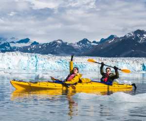 Outdoor Adventure Show, Toronto | Two people kayaking in the Arctic