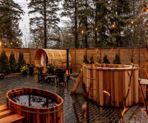 We check out a Nordic spa hotel in Caledon | The Liberty Inn spa with hot tub, sauna and cold plunge